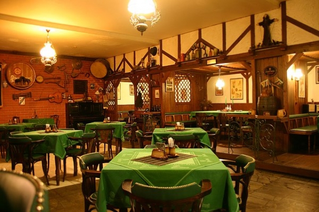 Irish Pub a Zahradní restauarce Černý kůň 
