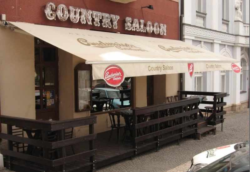 Country saloon